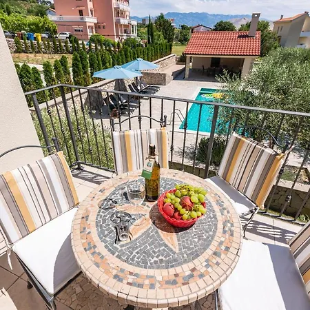 Apartments Garden Baska  Exterior photo